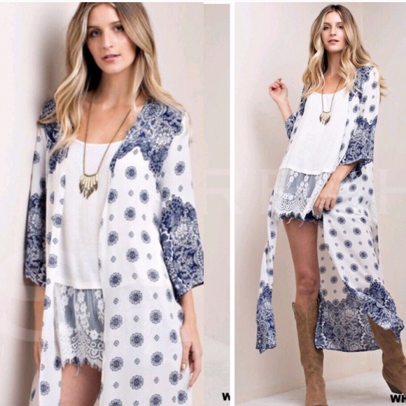 Sweaters - New Casablanca Bohemian Kimono Cardi